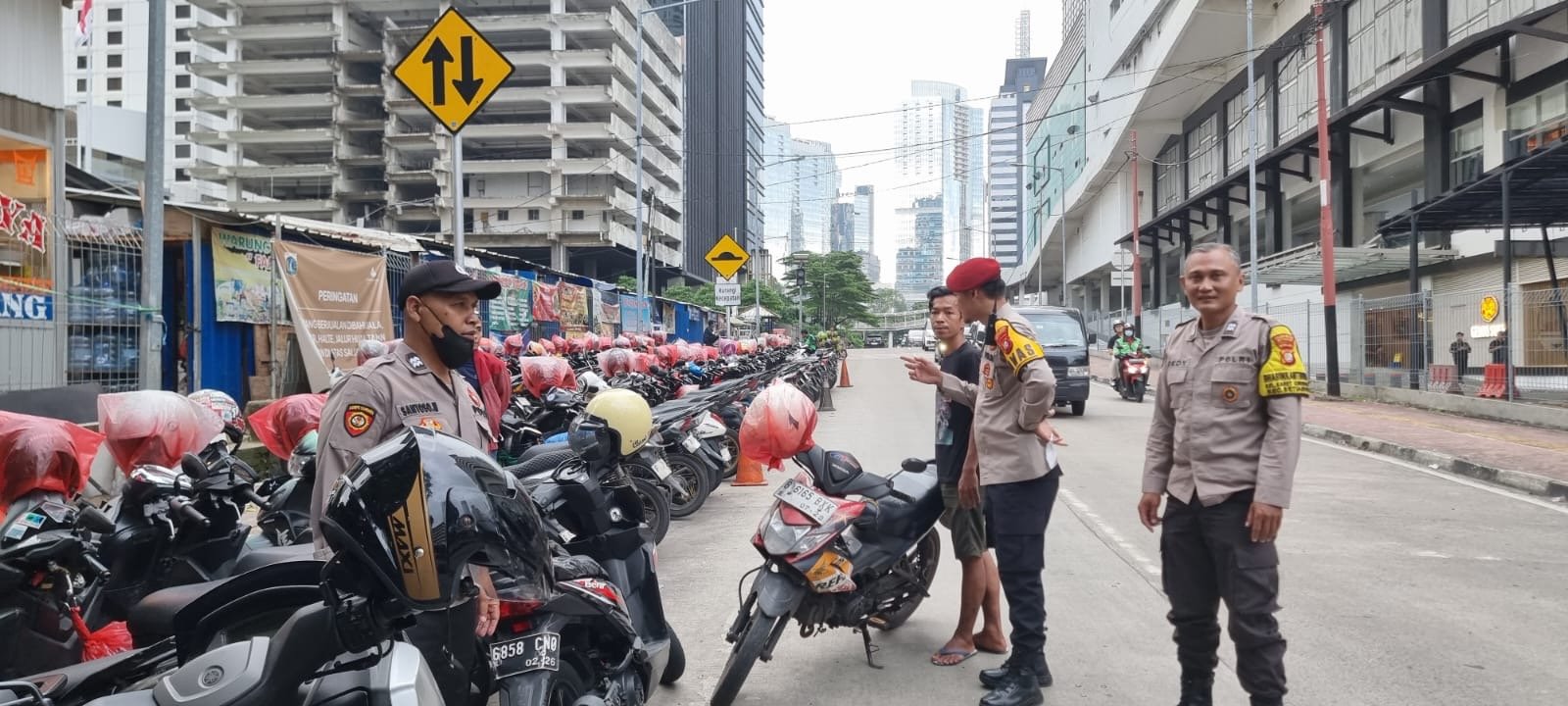 Parkir Liar Pungut Tarif Tak Wajar, Warga Lapor 110 Polisi